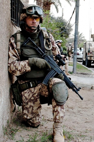 Эстонские солдаты в Ираке с Galil SAR