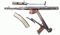 Неполная разборка пистолета-пулемета Безручко-Высоцкого первой модели.