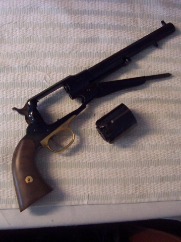 Реплика револьвера Remington New Model Army со снятым барабанов